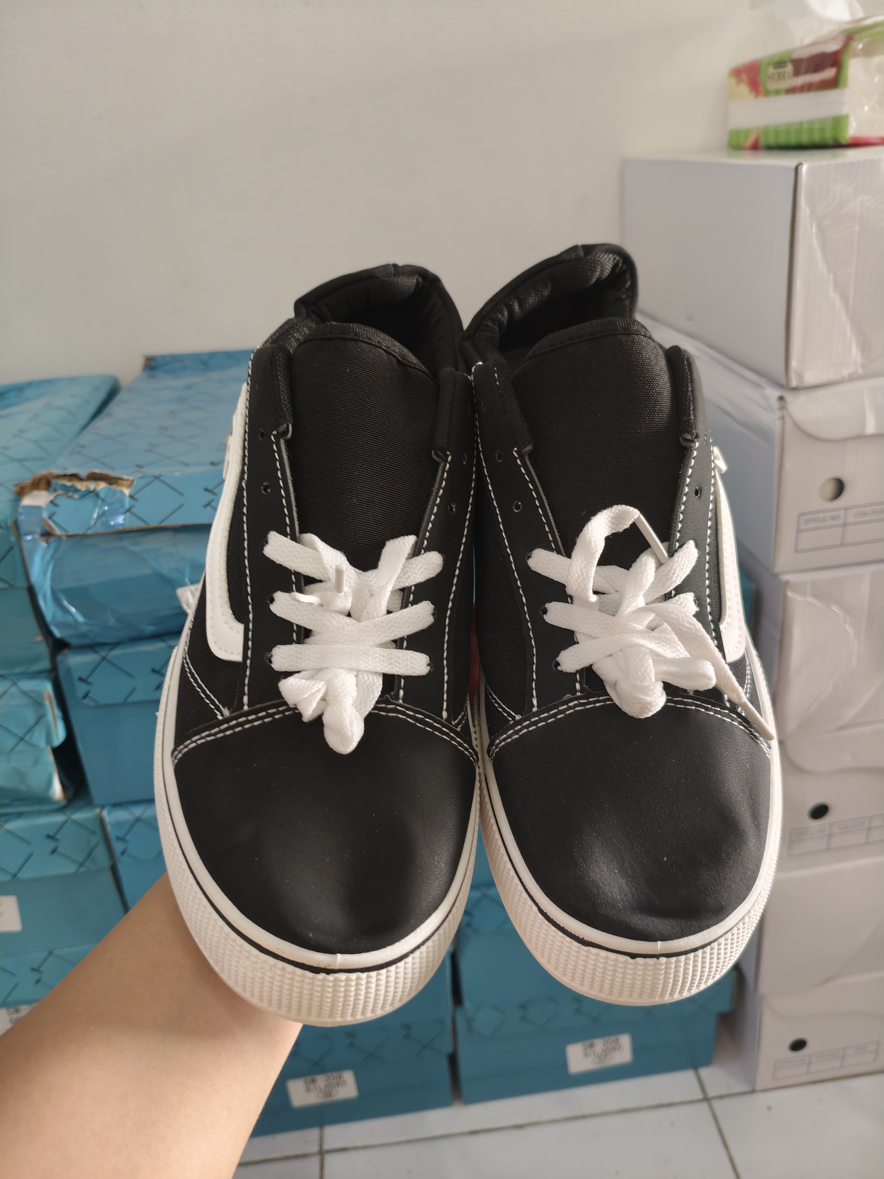 VANS Kanvas Hitam