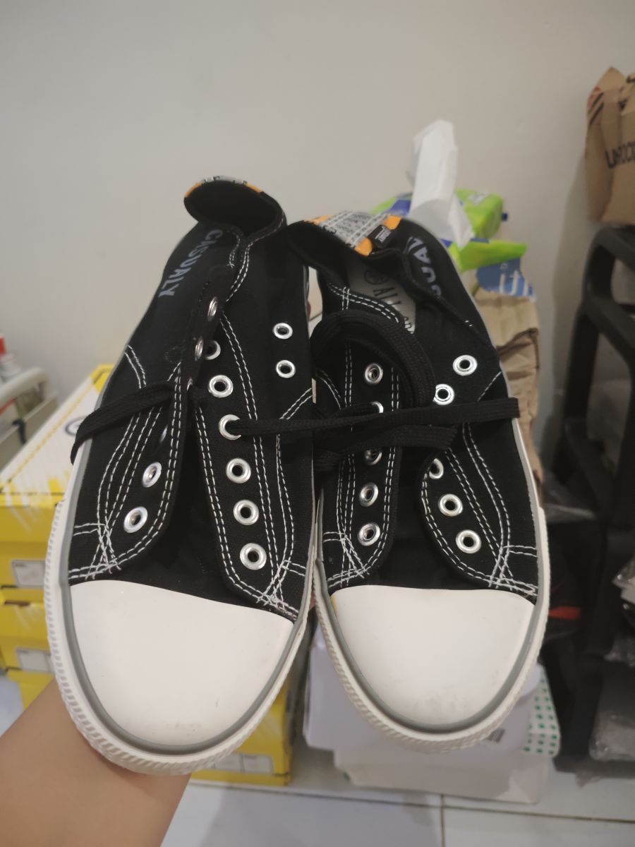 Sepatu Casual Wanita