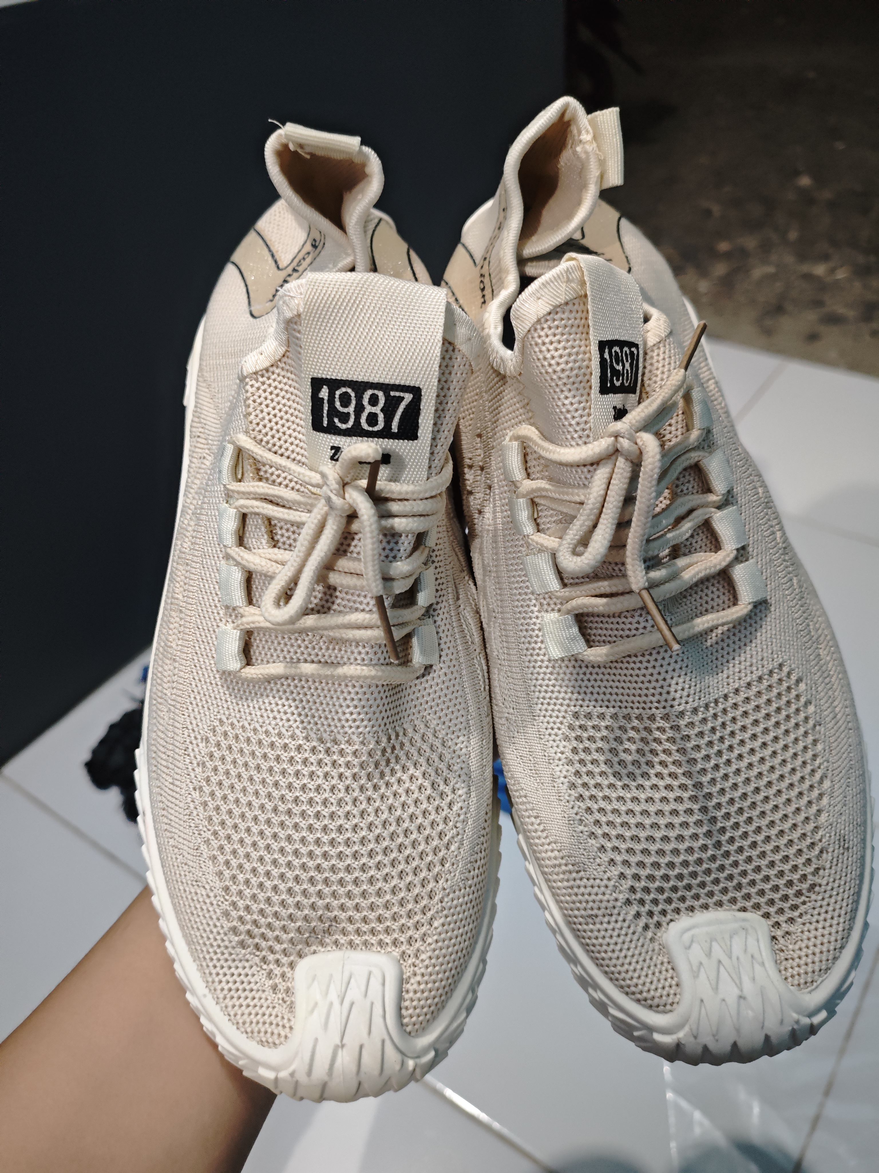 Sepatu Garuda warna coklat susu