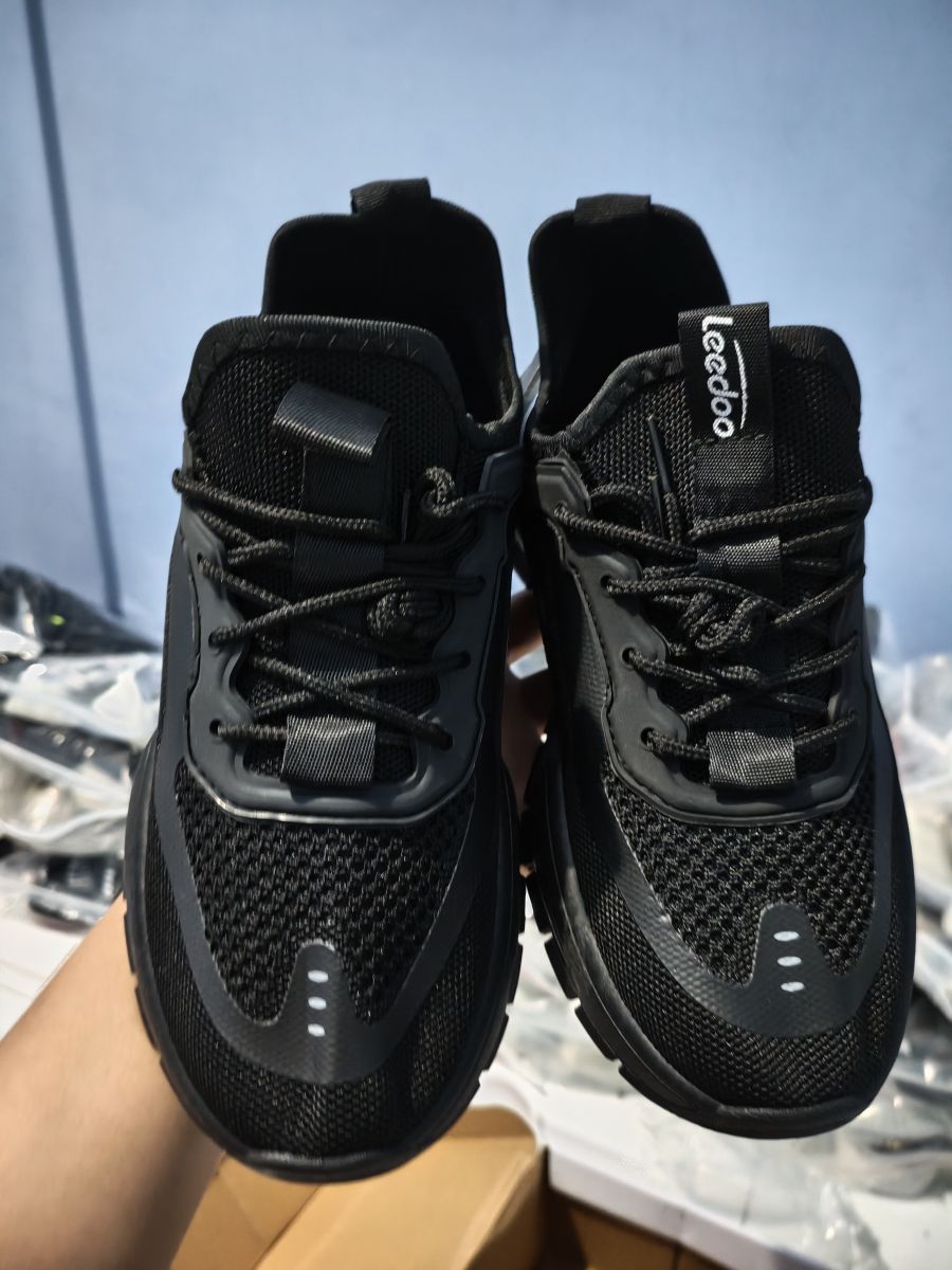 Sepatu Hitam Pria