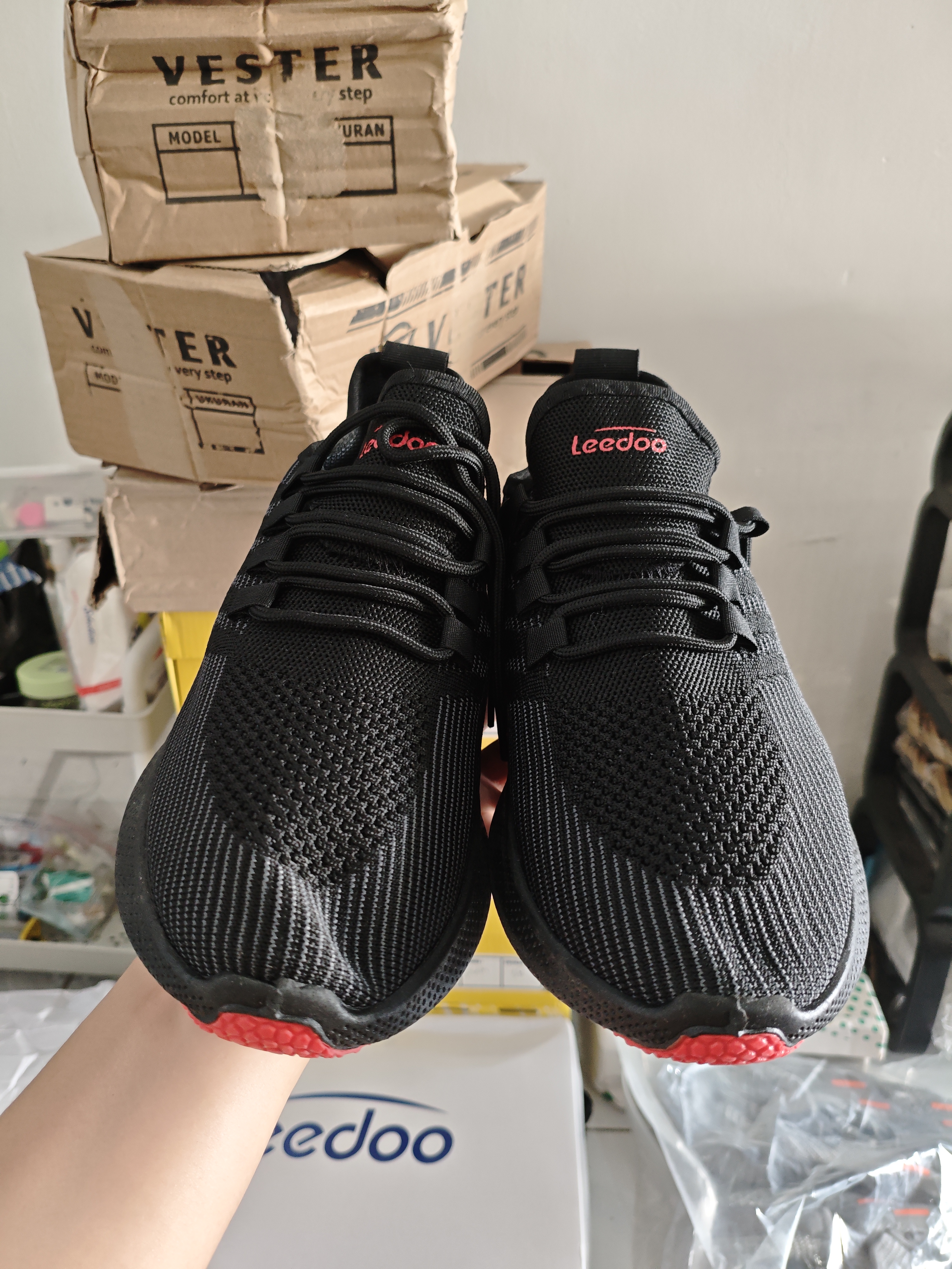 AeroStride Carbon – Sportstyle Sneakers Black Edition