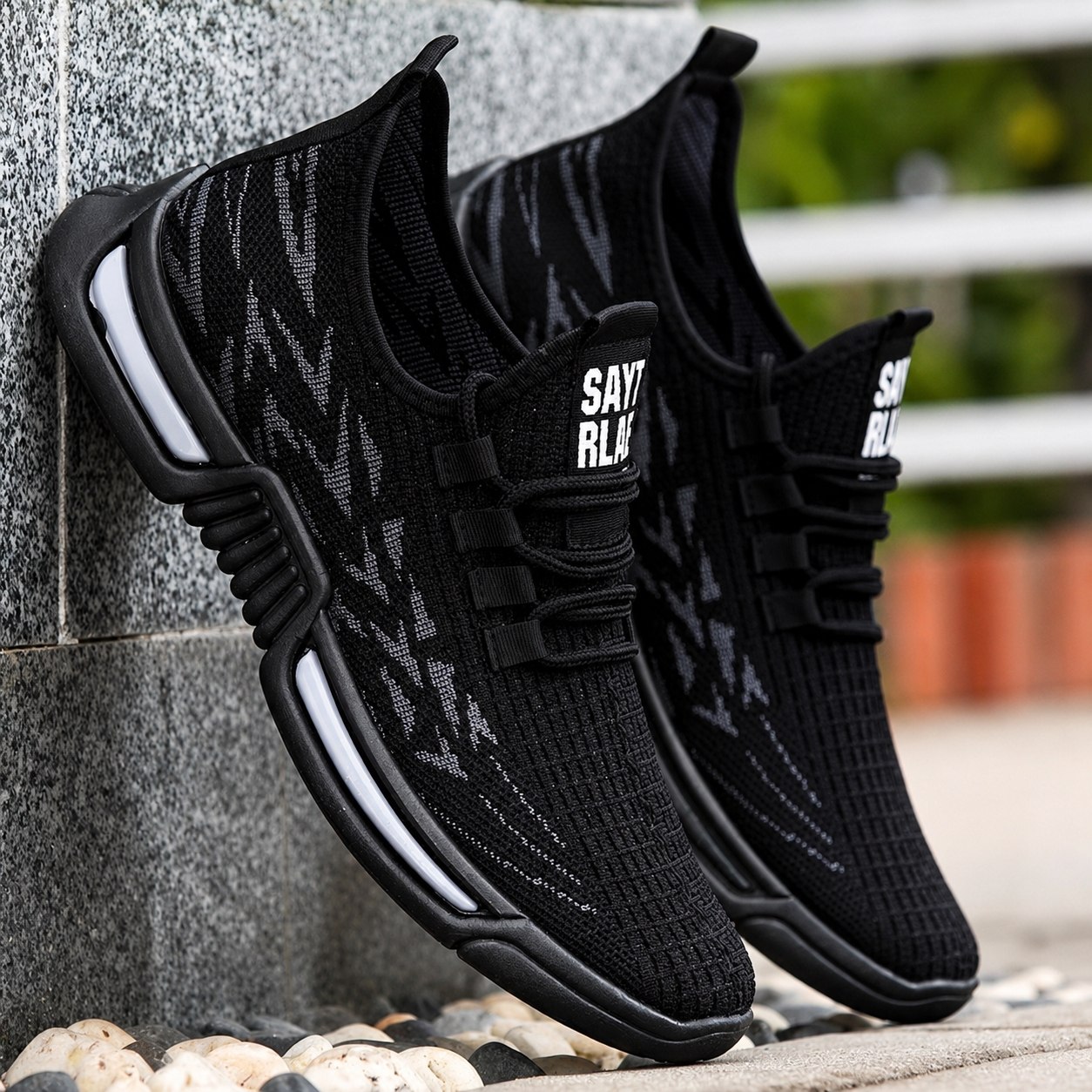 Thunder X Hitam – Sneakers Pria Premium Casual & Sport