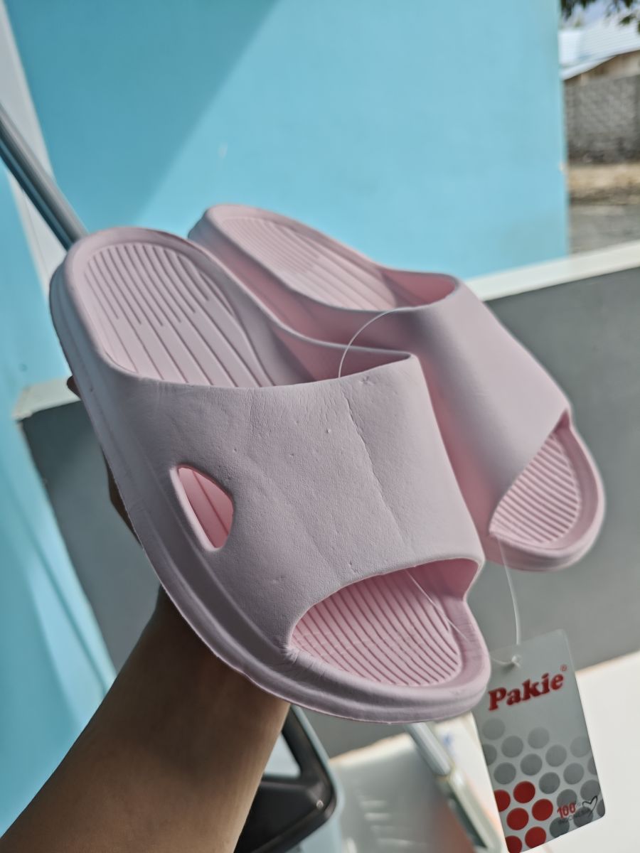 Sandal warna Pink